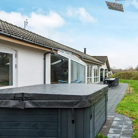 Ferienhaus Luxury Retreat With Pool - By Traum Henne Strand